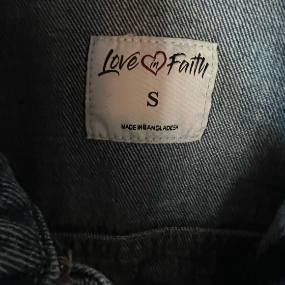NWT Women's Blue Denim Jean Jacket w/ “Faith” embroidered Size Small - Picture 9 of 9